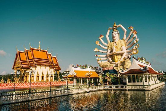 Temple Wat Plai Laem